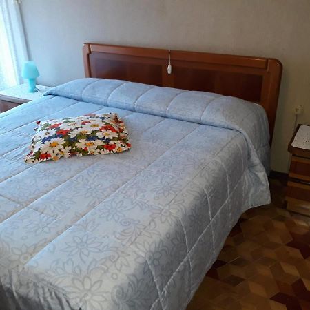 Appartamento Con Parcheggio Pubblico Sotto Casa Saint-Vincent Eksteriør billede