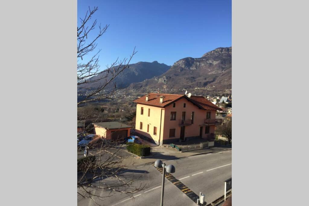 Appartamento Con Parcheggio Pubblico Sotto Casa Saint-Vincent Eksteriør billede