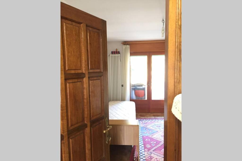 Appartamento Con Parcheggio Pubblico Sotto Casa Saint-Vincent Eksteriør billede