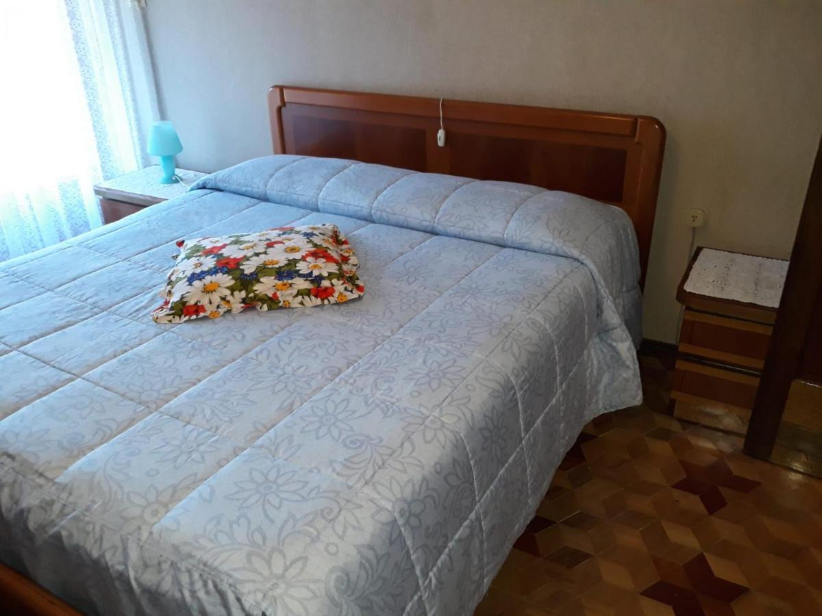 Appartamento Con Parcheggio Pubblico Sotto Casa Saint-Vincent Eksteriør billede