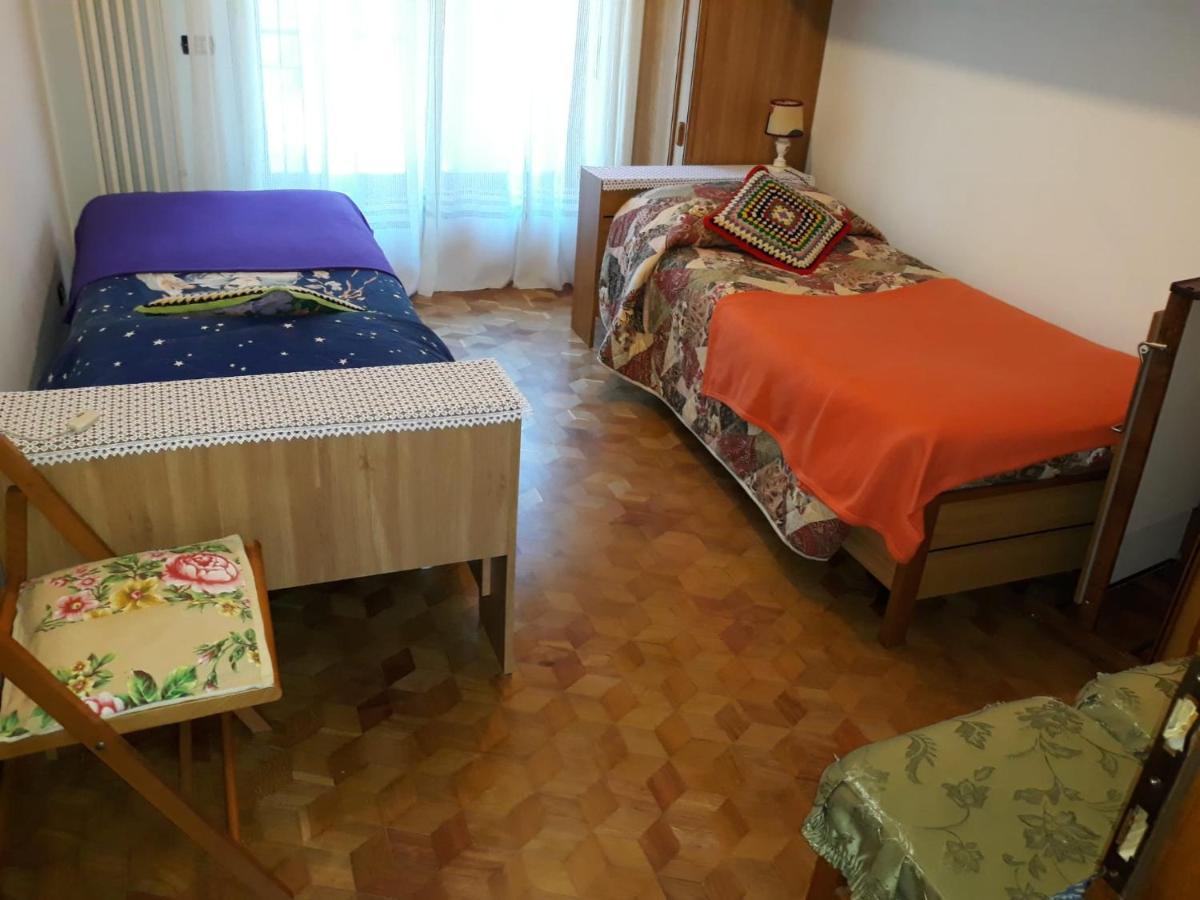 Appartamento Con Parcheggio Pubblico Sotto Casa Saint-Vincent Eksteriør billede