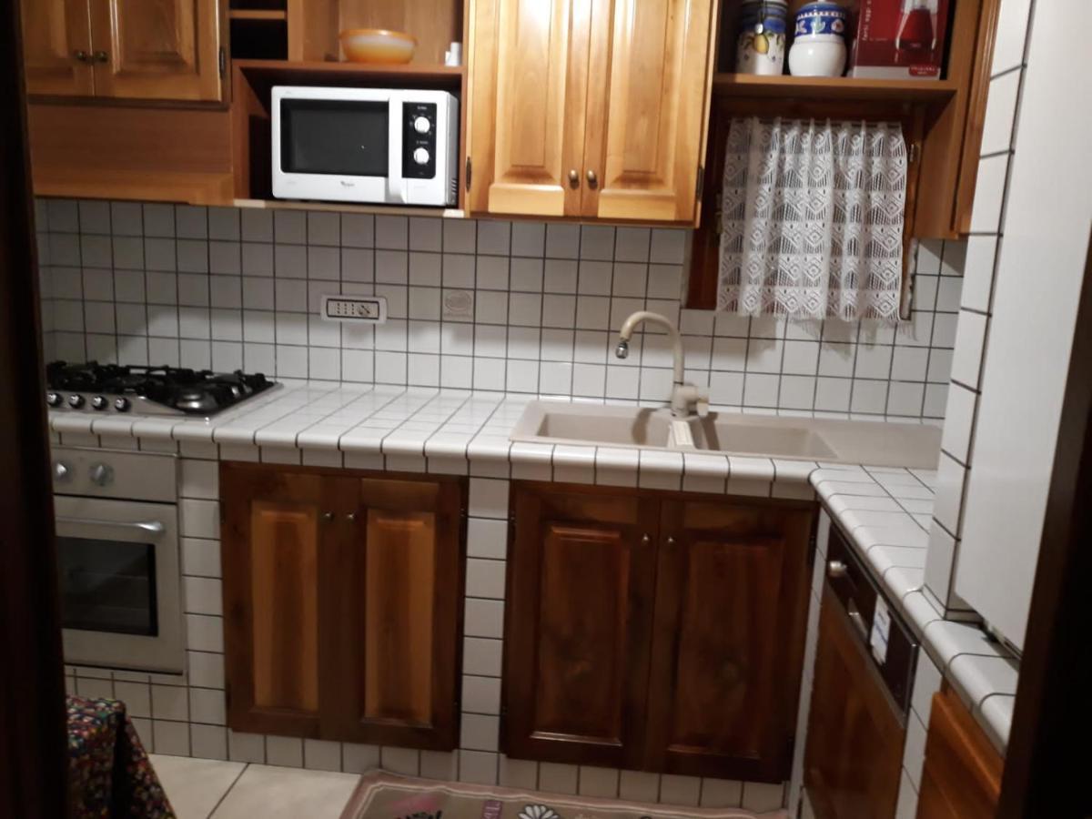 Appartamento Con Parcheggio Pubblico Sotto Casa Saint-Vincent Eksteriør billede