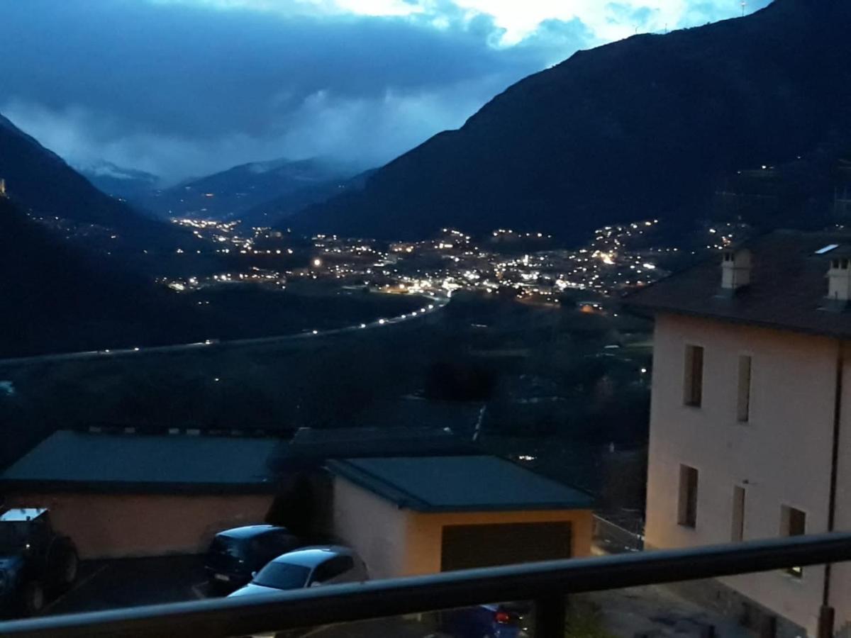 Appartamento Con Parcheggio Pubblico Sotto Casa Saint-Vincent Eksteriør billede